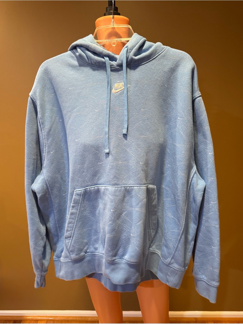 Nike Light Blue Men's Pullover Hoodie with Subtle Logo
